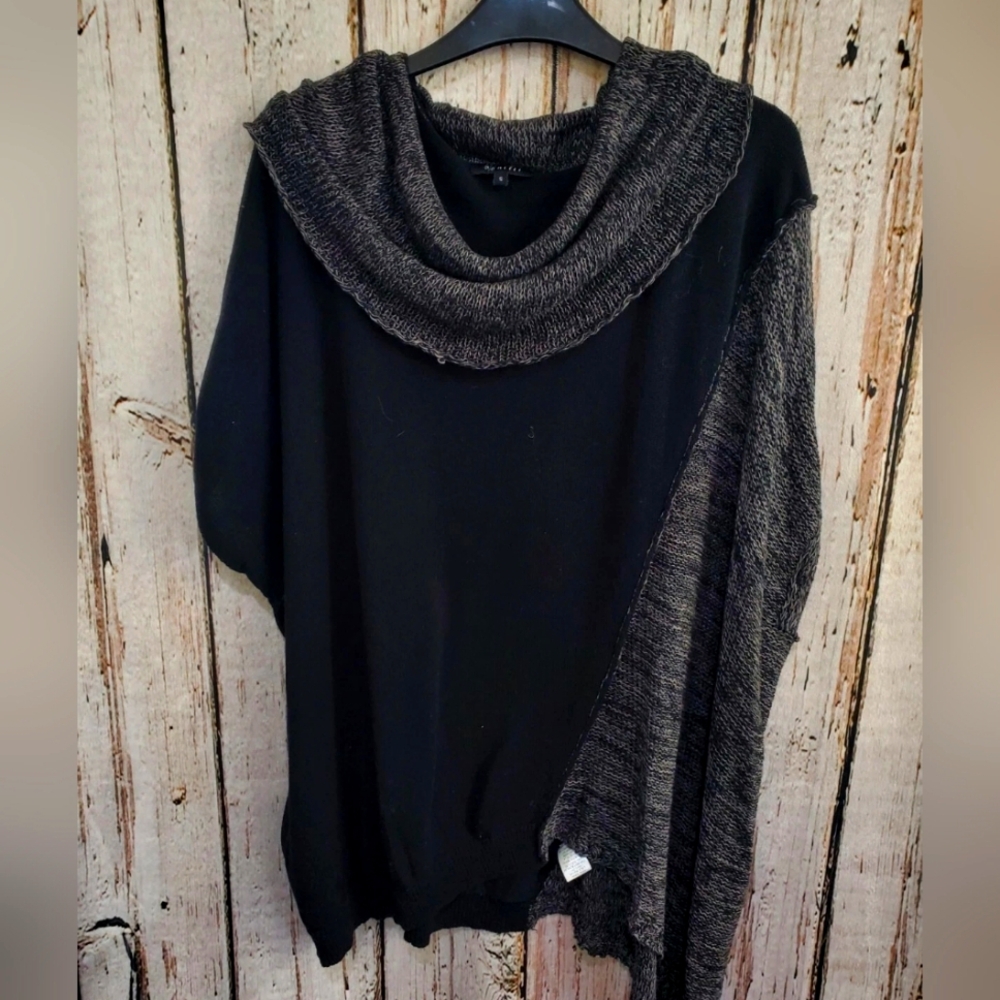 Panitti Womens Small Sleeveless Oversized Cowl-Neck Poncho Sweater‎ Black/Grey